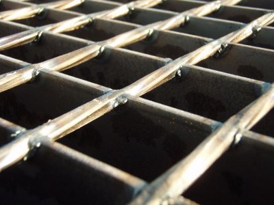 Сварной решетчатый настил SP 34*50/40*3 с зубом противоскольжения